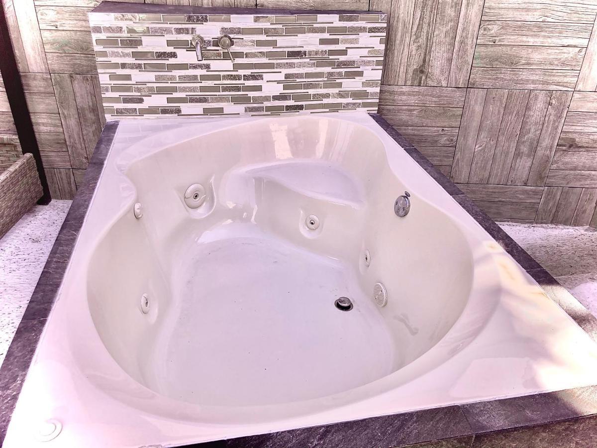 Loft Arte Y Diseno Alberca Climatizada, Amenidades Y Lujo, Terraza Privada Con Asador De Carbon, Cuernavaca Somos Los Unicos Que Te Ofrecemos Para Tu Uso Personal Y Exclusivo 2 Jacuzzis Con Agua Caliente Y Sistema De Hidromasaje Tipo Spa Extérieur photo