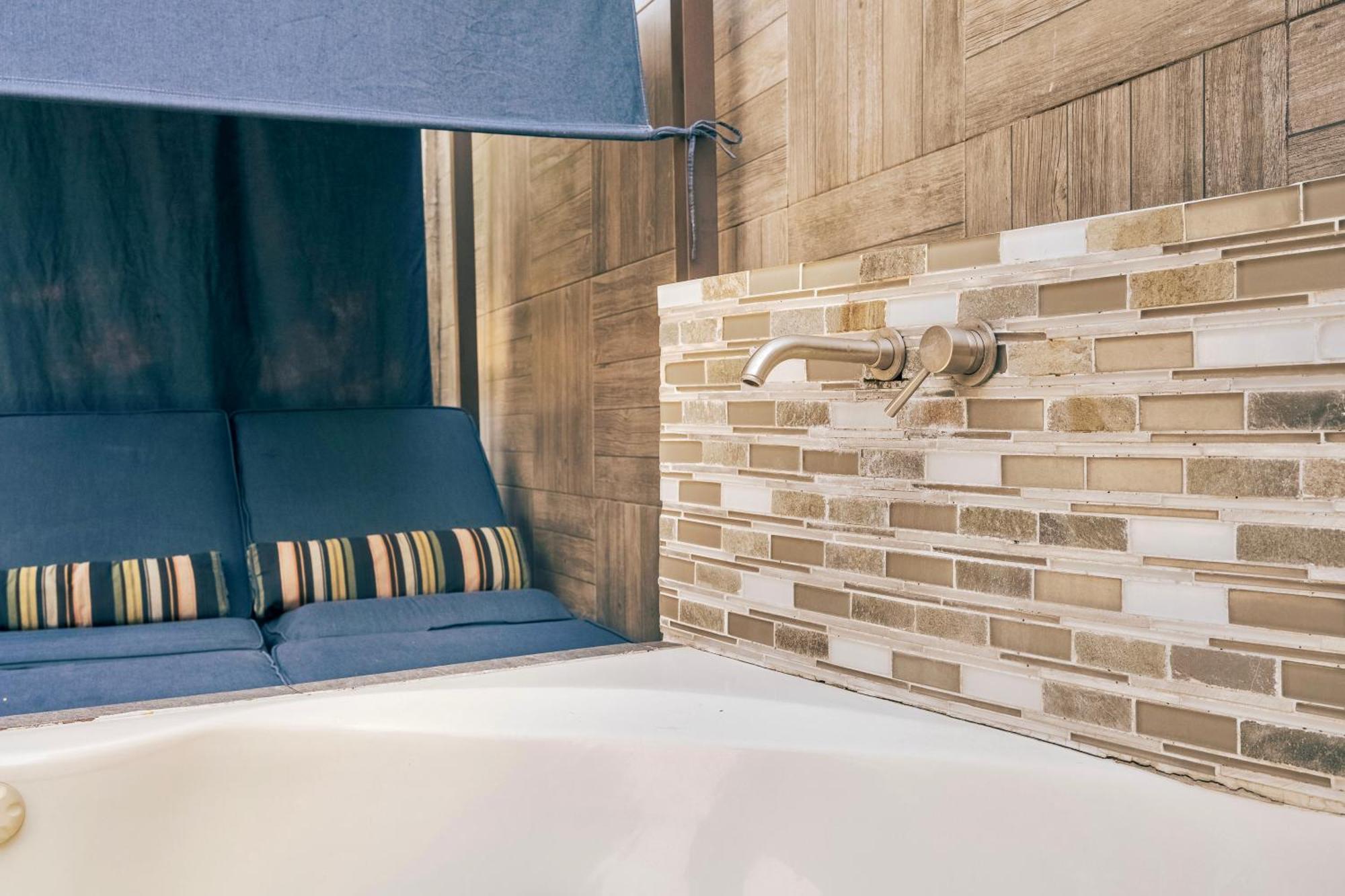 Loft Arte Y Diseno Alberca Climatizada, Amenidades Y Lujo, Terraza Privada Con Asador De Carbon, Cuernavaca Somos Los Unicos Que Te Ofrecemos Para Tu Uso Personal Y Exclusivo 2 Jacuzzis Con Agua Caliente Y Sistema De Hidromasaje Tipo Spa Extérieur photo
